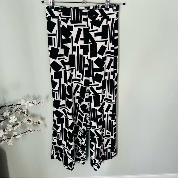 Torrid Geo Print Wide Leg Crepe Pant Size 24 - Picture 5 of 5